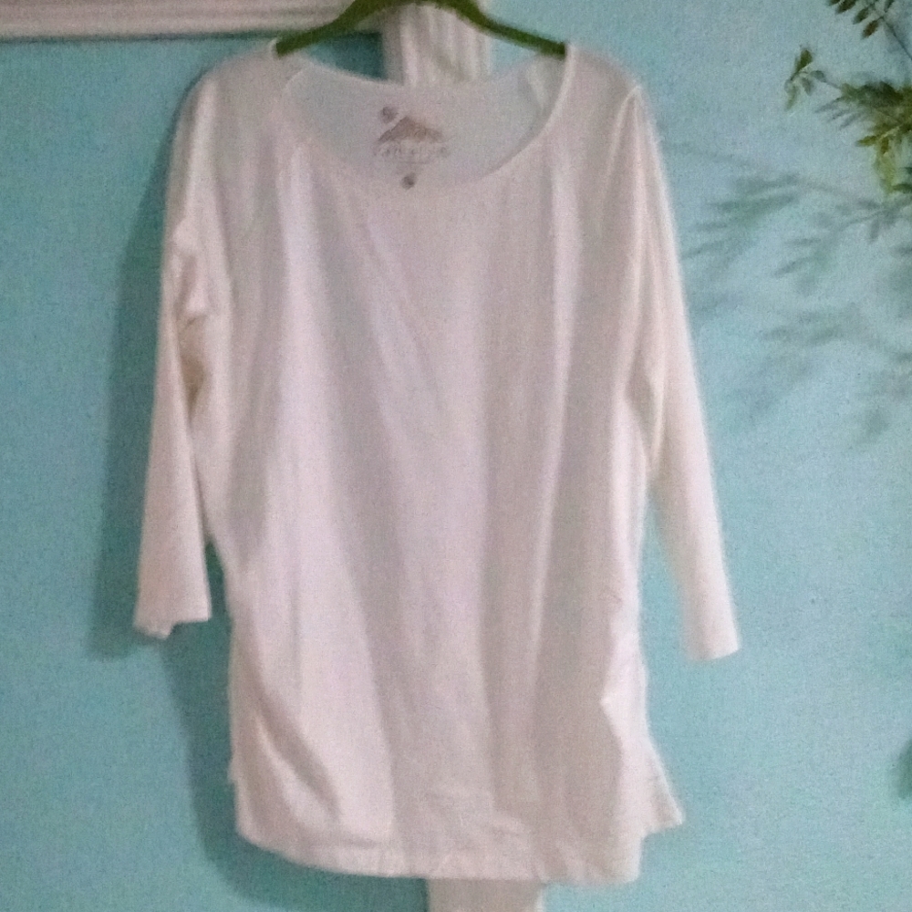 NWOT 3/4 SLEEVE TOP